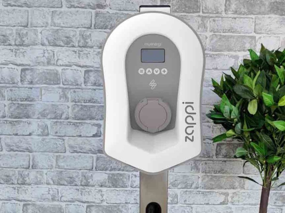 EV Charger Installation in Devon: What You Need to Know Before Booking